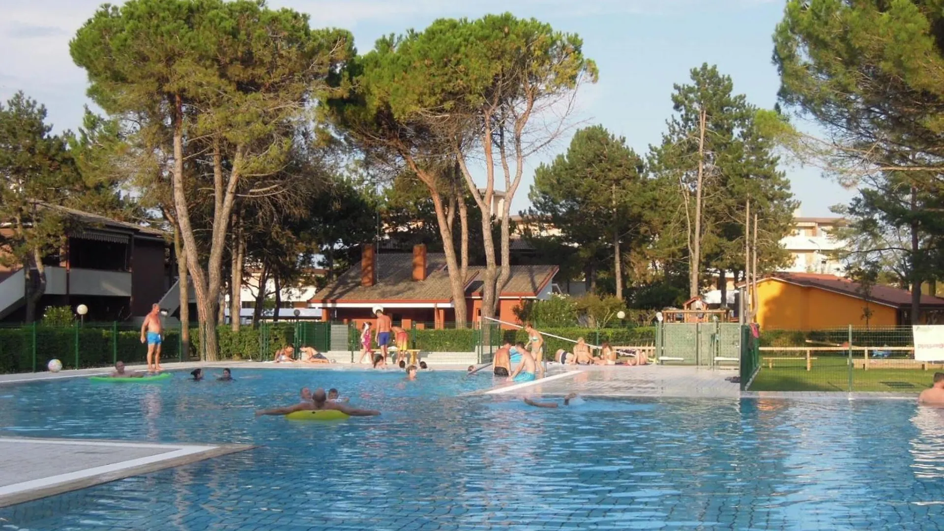 Lovely Flat With Garden In A Residence - Beahost Bibione 0*,