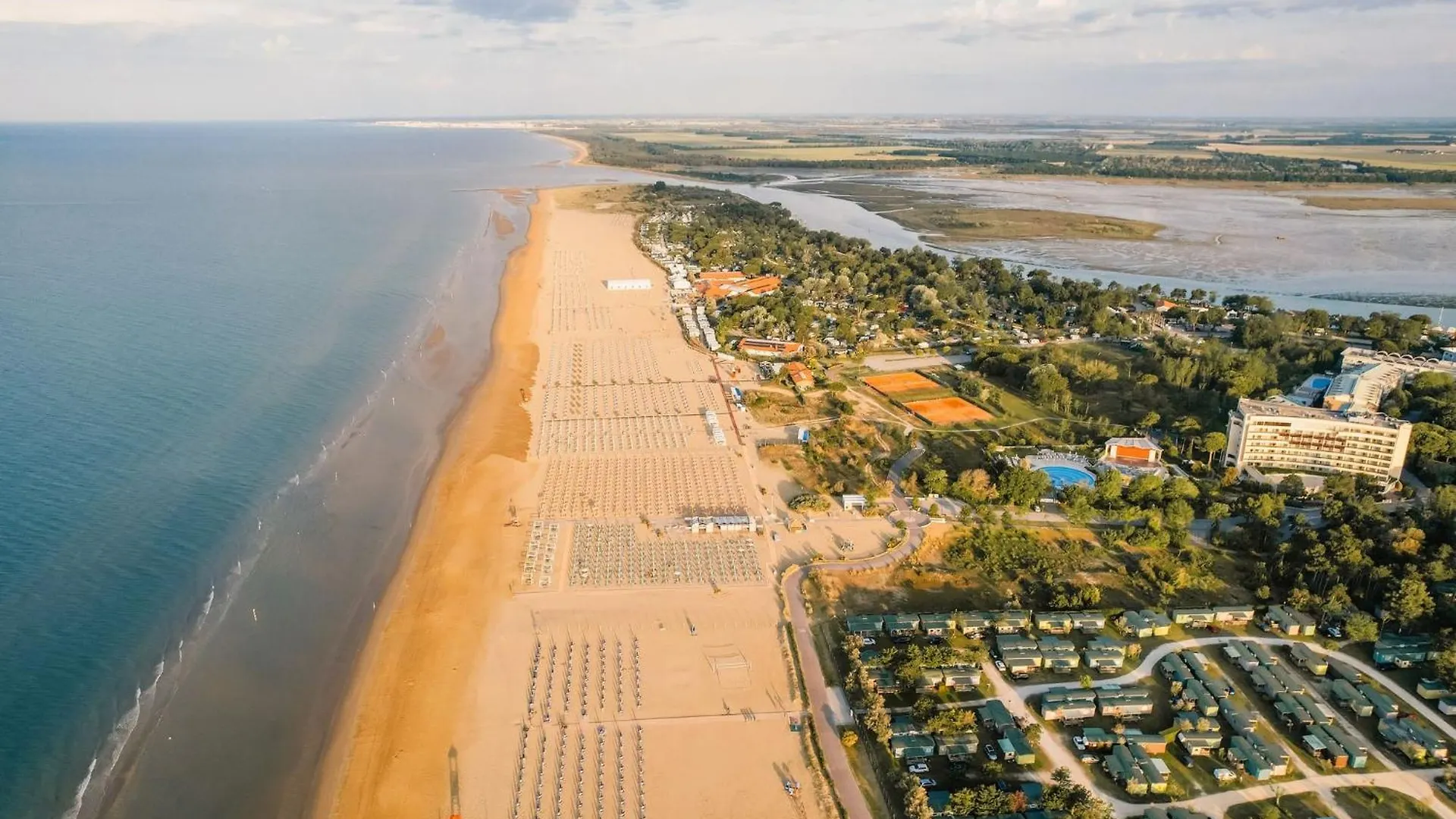 Lovely Flat With Garden In A Residence - Beahost Bibione Apartamento